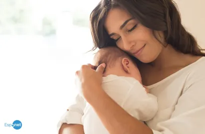 'Ainda não consegui beijar minha filha': a dura realidade de dar à luz com covid-19